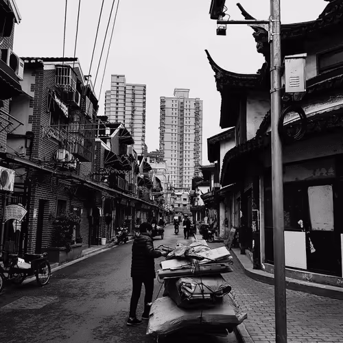 Item #27222794857227592339641351190780716195389406473465270606523676097218560917505 Media