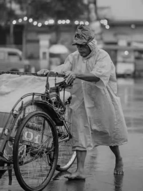 Item #31624274509119207472621893609913632294592170804295754614641563421838808186881 Media