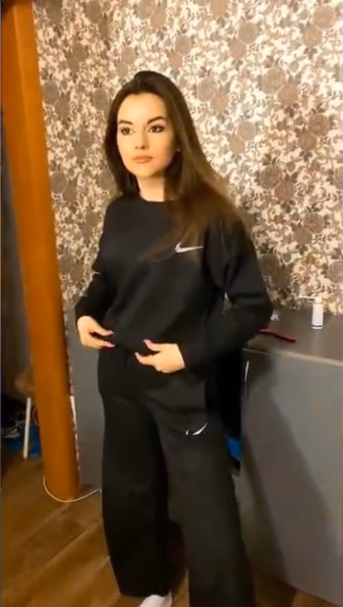 Item #111687379176541889816919328353036275918710560160410908362493498345052035874817 Media