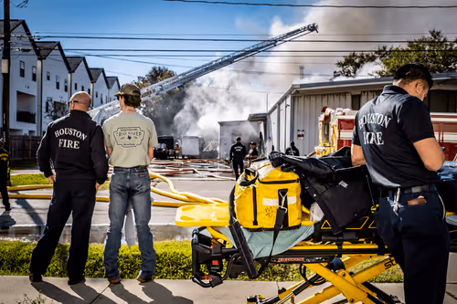 Item #27439795062901092399321903142193696129956748836890612143491337712394322313217 Media