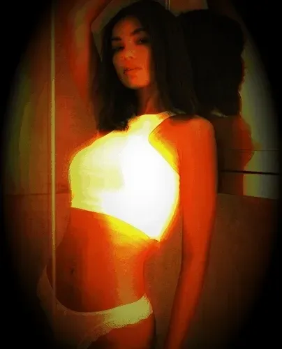 Item #90999038008026169735673291846607902387138482830554746163425286427235619700746 Media