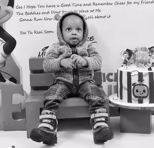 Item #57170910798432897724722831778982209010250077427141120647192802564198056853505 Media