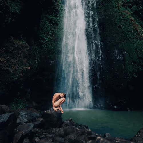 Item #78290495778488024413402900412975028234166831643233263215137554373664546226177 Media