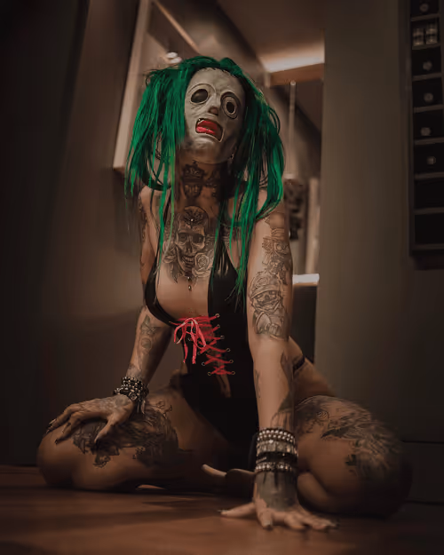 Item #45270907079150831630835126991051497487401745307980783275453893957921835843585 Media