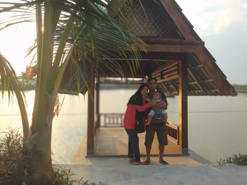 Item #3943257266618324099713823415053960525094734666938189818587992692687565225985 Media