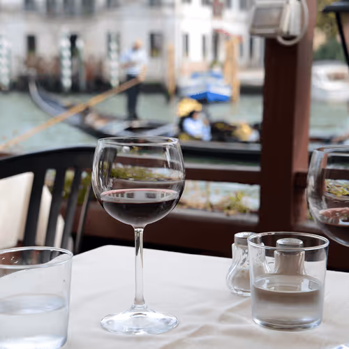 Item #16169064393399629467859942900905405490006492366557123064973208566929721131013 Media