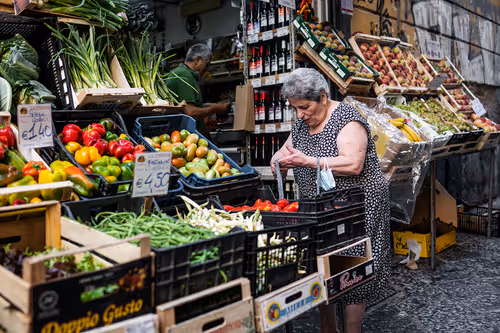 Item #24903874531350115991913359074638014120394763804843076394666794972037265752065 Media