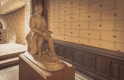 Item #3740534395444137671373528865109808018775861532832507637557493573325152059402 Media