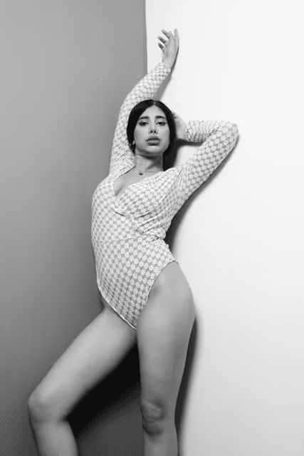 Item #5103703959889671819587763568548388729319358856956338530622636567709123346433 Media