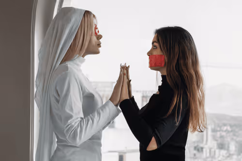 Item #46724335194547693304658763269016737247402138681619594672022775748722765594625 Media