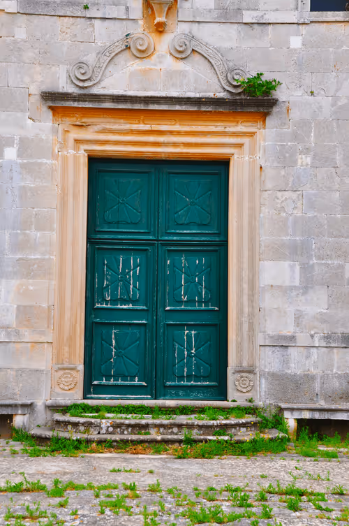 Item #23186007729053203064202564950252010176441349976529161374651306459722439196673 Media