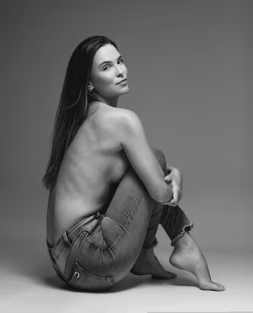 Item #83474408150443161227419273742814860452888408872523415106862383491119629467649 Media