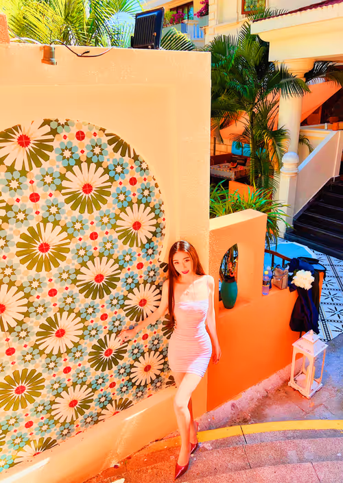 Item #31079377293904587103268608686041807643355781362533650562344280162821325455361 Media