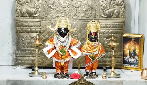 Item #39916610678052500138596211548792698776473563312308341193271399266526613733377 Media