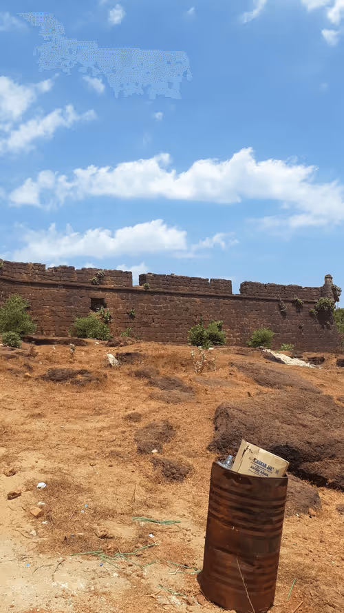 Item #28492546344238997982627040595659913257173957231691920694804582482683875033089 Media