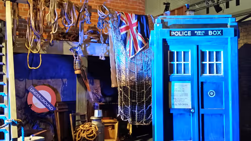 Item #93376678190954678858839947878343750687412347146075533458797855285566259593226 Media