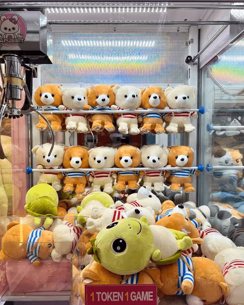 Item #35651106407672476951795186488492568057960232731455007417831889335923542851585 Media