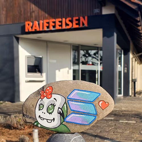 Item #76780836000871444111786607703412504968769074453506874541421732880870392463361 Media