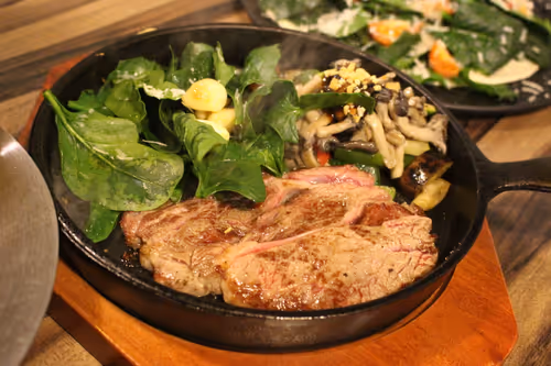 Item #76436442403238931654769079215325506734034420621269194264977366256632761155585 Media