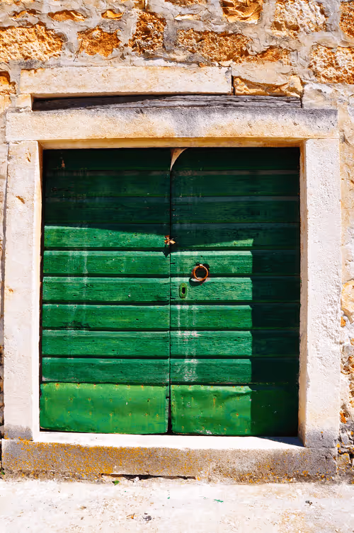 Item #23186007729053203064202564950252010176441349976529161374651306455324392685569 Media