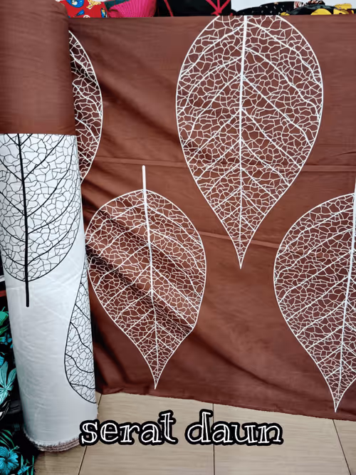 Item #114368380072475554358774345171388874313024483179363286524864186980919272275988 Media