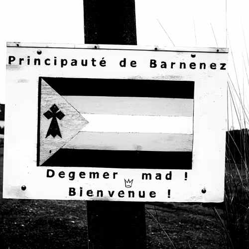 Item #73754067670666287486777451025371723803701293216623981117739972843191679320065 Media