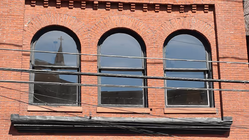 Item #63886663667211445516026242210422512392671241861443990850284422480916759183361 Media