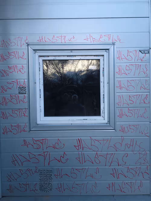 Item #88811696877918360203264791792879187931035326316317133552732183186550263119873 Media