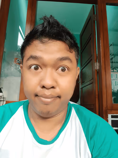 Item #92948981865320422805599959830976556920479252147255563009901976886601133850625 Media