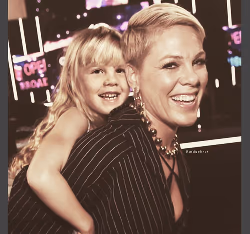 Item #16772908897123540299742037453982694632038886830556259731043723915874122334218 Media