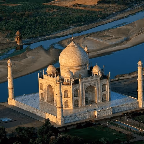 Item #112923943428269363702706465808844570616337305461167007030483363170688226557953 Media