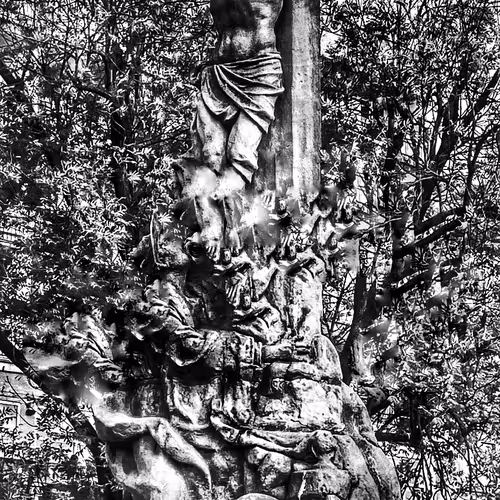 Item #45379688889578269804050940960801147977677279461420903634206690026813736878081 Media