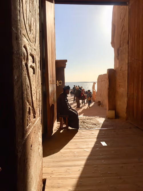 Item #96587523373113111080358341550985904879588799302857967207124218635338542743553 Media