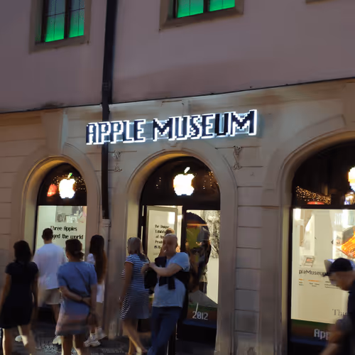 Item #96204562423592290746607308540151786971420842414918057487439675834308952588289 Media