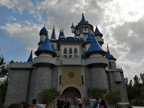 Item #26363452696448564677607507811535355388888413099510016234842399913084838739969 Media