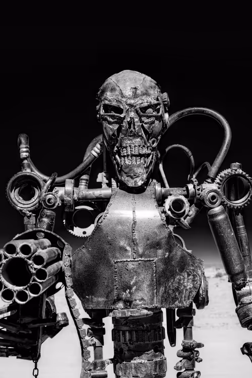 Item #45576425564904372626892608315059614446222544919153294335331944312739458973697 Media