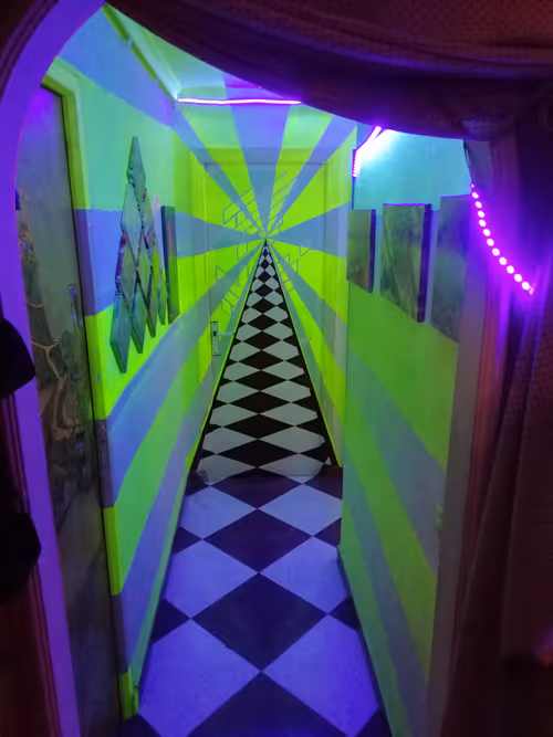 Item #112734530857144882359999642701628212224458434027144103607303888235018122690561 Media