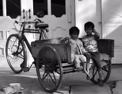 Item #109579018027133606473158902058456759875658318669045531735484408878062077214721 Media