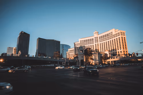 Item #16988134278330383505679479326290154646879637875533062132320205737940872069121 Media