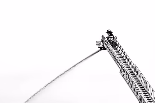 Item #27439795062901092399321903142193696129956748836890612143491337726687973474305 Media