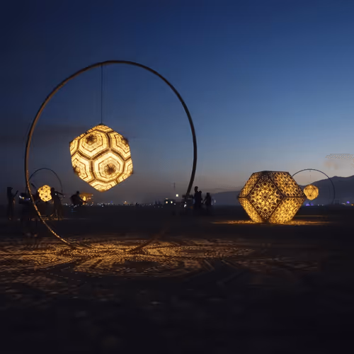 Item #398252909562583506372058066250733765047715911118442483822570828498940723300 Media