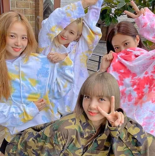 Item #97050529050872519917719523490065508166505393024151807497328553120083048660995 Media