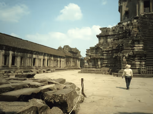 Item #47740723628740992811774374688397150768592318939959493340400451102209896087553 Media