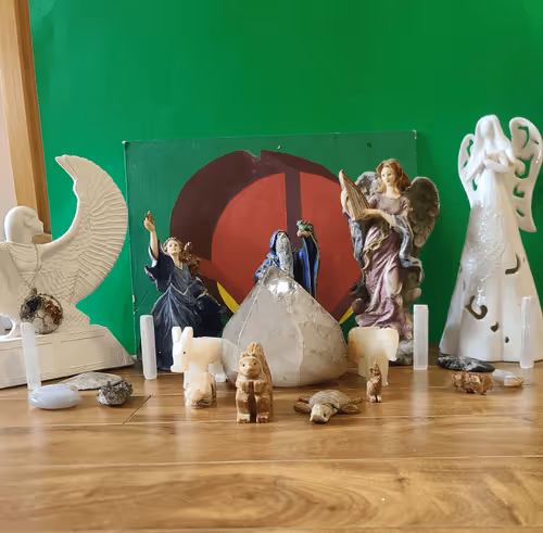 Item #42308540046866541539971940445397108885631946936136039124320588160294713323264 Media