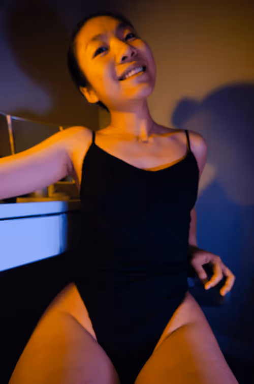 Item #109720428617165519679978807728490706852165057737244210530146316218428257468417 Media