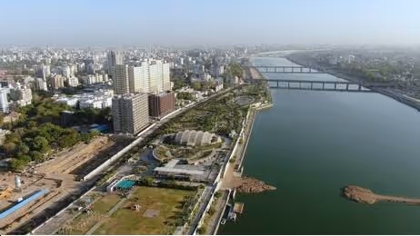 Item #83573015064594744509807946990849866821259306190791186228141819612780405195252 Media