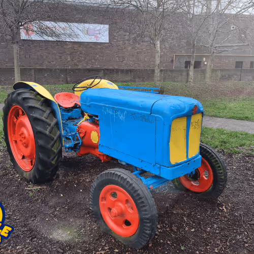 Item #35863194083128256797647772425284652682645032595179500226087347050452153794561 Media