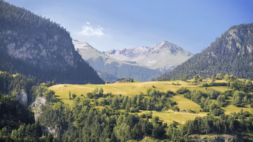 Item #57500777146630575946577095309021128773134385874289132035968473537325092044801 Media