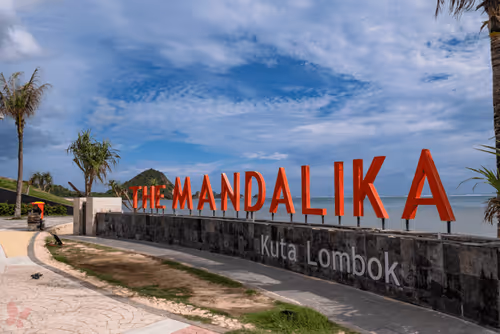 Item #108531248015755744860659429859780828892158907125993822032643417925557776547841 Media