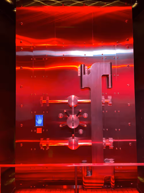 Item #106754178028061279149131157044458332782679090137415540334238095952756128874497 Media